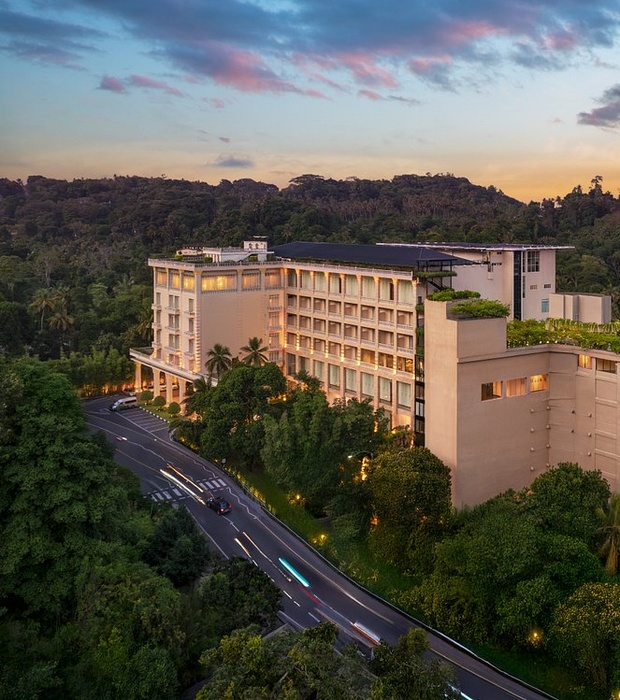 The Golden Crown Hotel